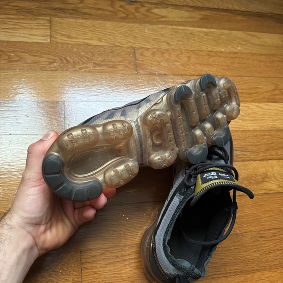 Nike Air VaporMax 2019 Black Metallic Gold - Picture 7 of 8